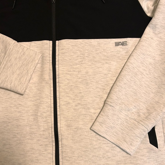 AE 24/7 Full-Zip Hoodie ( new) - Picture 2 of 4